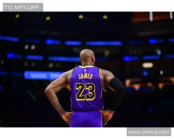 詹姆斯在湖人迎来新的挑战,他的表现将决定球队未来的命运 詹姆斯在湖人迎来新的挑战,他的表现将决定球队未来的命运